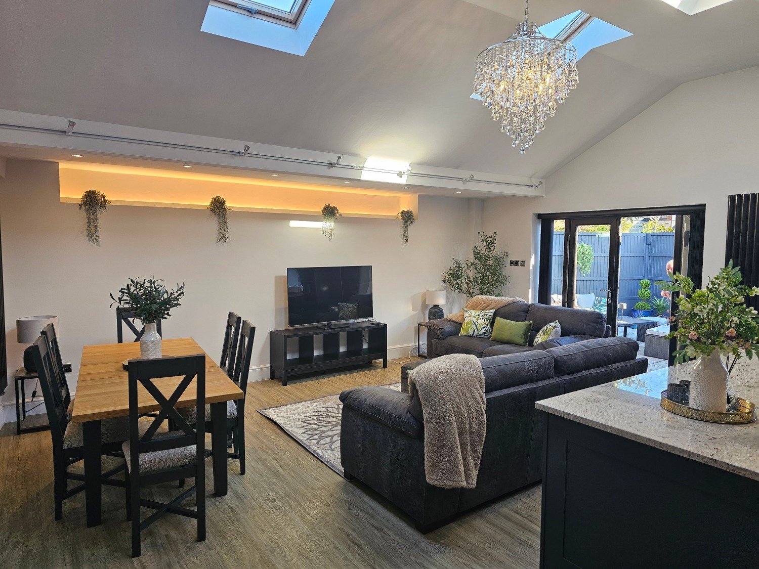 fd9a54fc42b712e44e0391d6df41492591b98106737b808ccf992a9e72d1f35d (1)